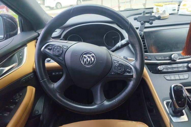 Used Buick LaCrosse 2018 28T Luxury Model
