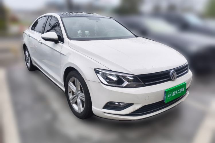 Used Volkswagen Lamando 2018 280TSI DSG Comfort Edition Front Right 45 Deg