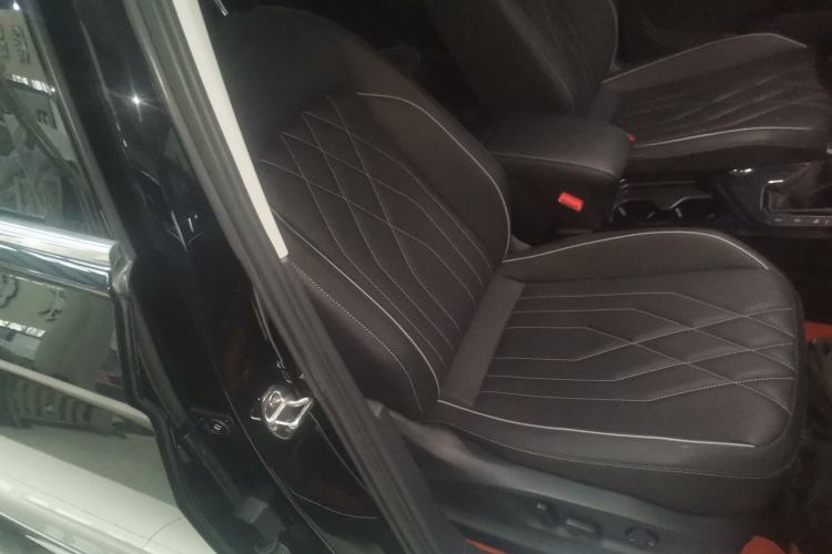 Used Volkswagen Tiguan L 2023 330TSI Automatic Two-Wheel Drive R-Line Enjoyment Edition