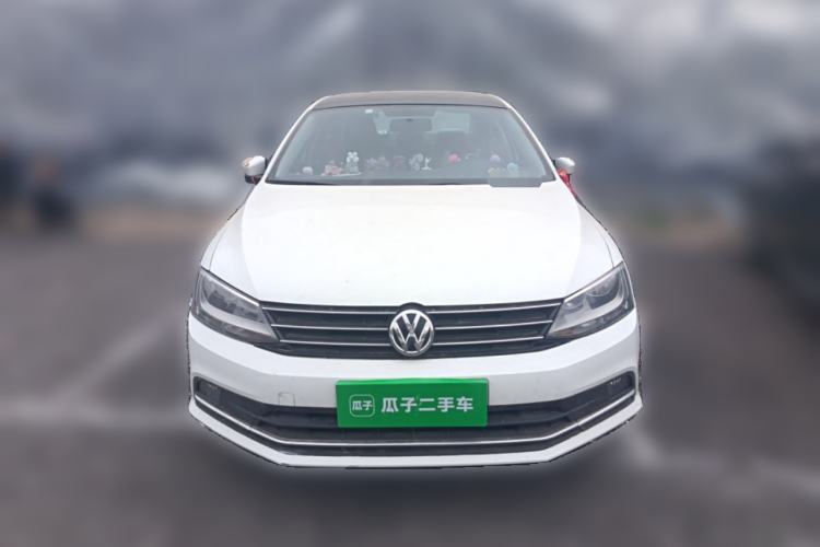 Used Volkswagen Sagitar 2015 1.6L Automatic Comfort Model Front