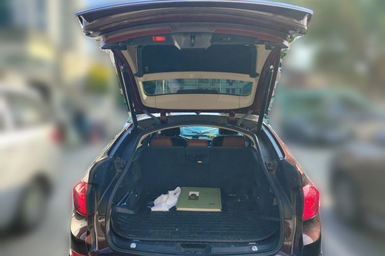 Used BMW 5 Series GT 2015 528i Leading Model Trunk