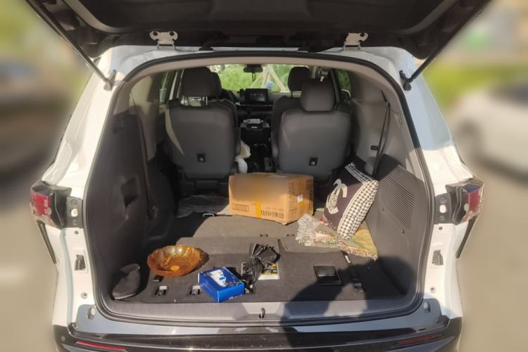 Used Toyota Granvia 2024 2.5L Hybrid Luxury Edition
