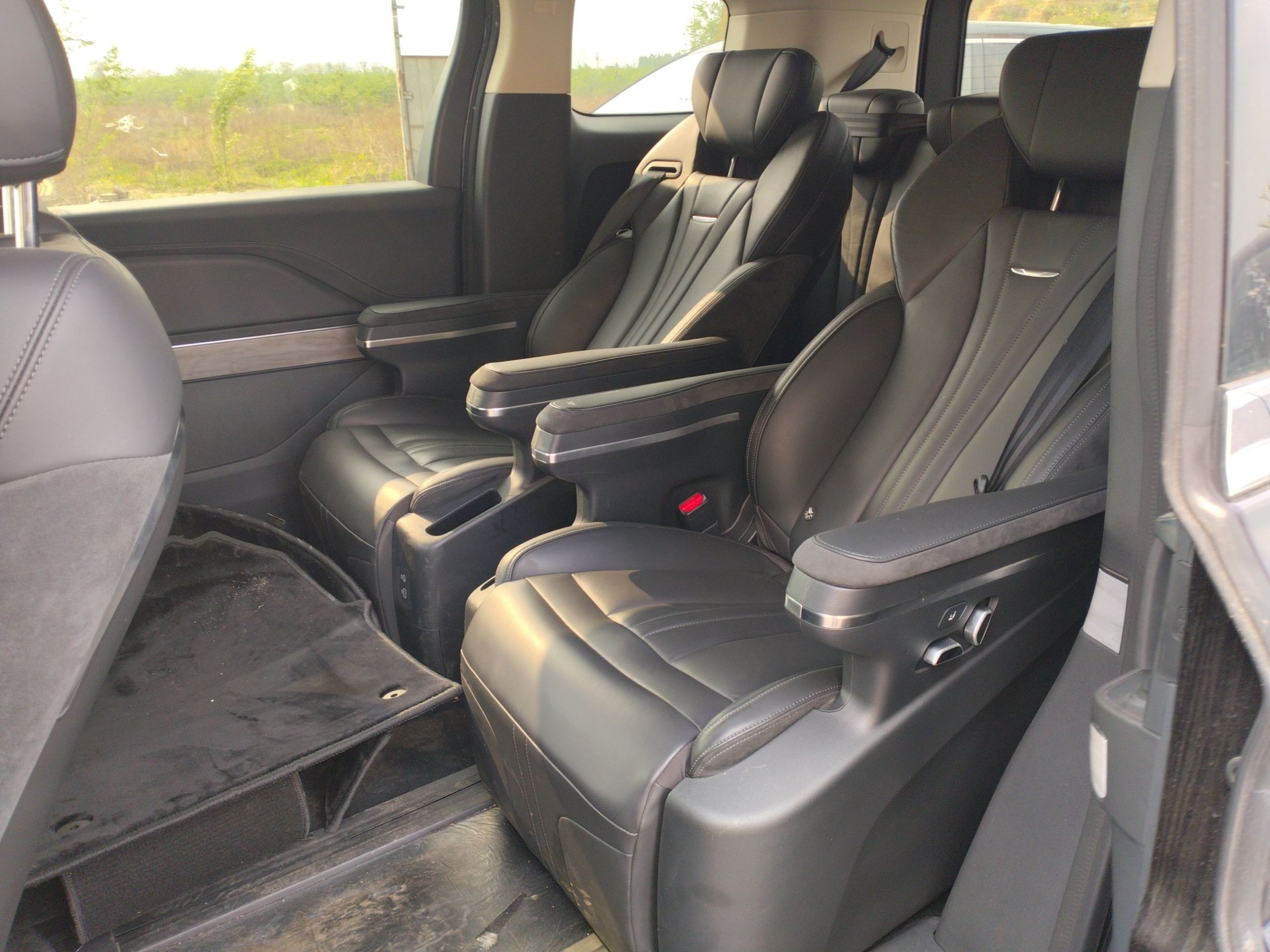 Hongqi HQ9 PHEV 2024 2.0T Four-Wheel Drive Business Edition — снимка 20