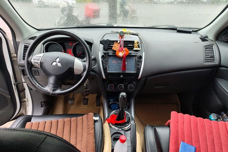 Used Mitsubishi ASX 2013 1.6L Manual Two-Wheel Drive Standard Edition Center Console