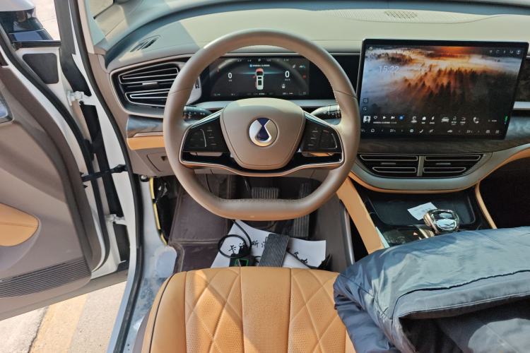 Used Denza D9 2023 DM-i 965 Luxury Model
