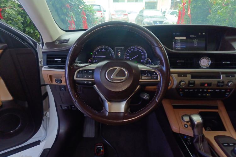 Used Lexus ES 2016 200 Midnight Special Limited Edition Steering Wheel