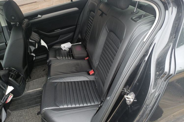 Used Volkswagen Magotan 2017 280TSI DSG Comfort Model
