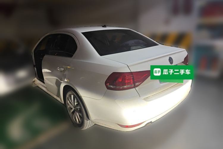 Used Volkswagen Lavida 2017 1.6L Automatic Comfort Edition
