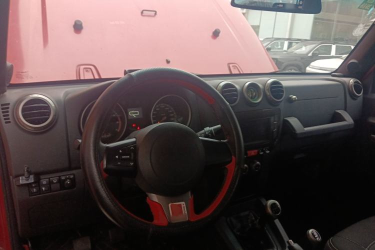 Used BAIC Off-Road BJ40 2014 2.4L Manual Cross-Country Edition Center Console