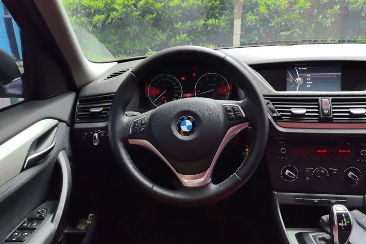 Used BMW X1 2014 sDrive18i Fashion Model Steering Wheel