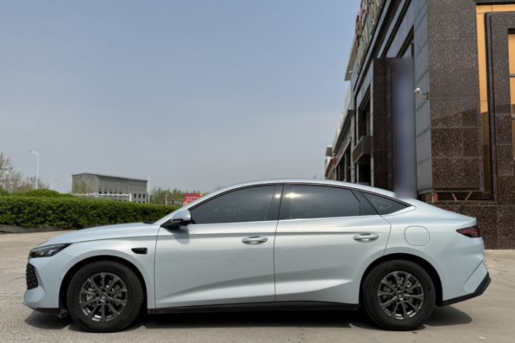 Used BYD Qin L 2025 DM-i Smart Drive 80KM Leading Model
