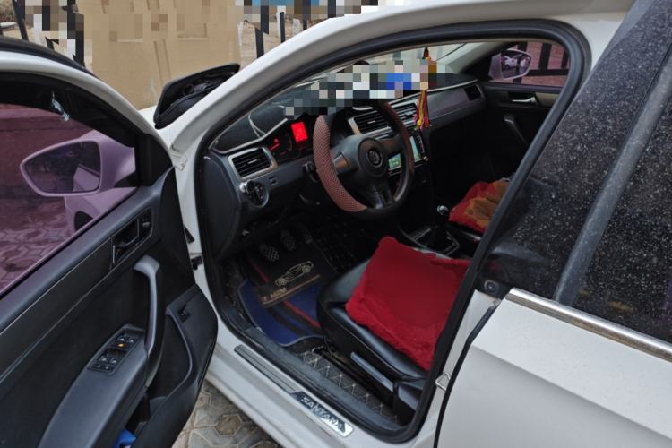 Used Volkswagen Santana 2015 1.6L Manual Comfort Edition
