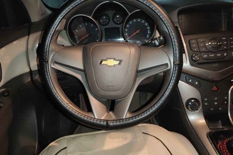 Used Chevrolet Cruze 2015 1.5L Classic SE MT
