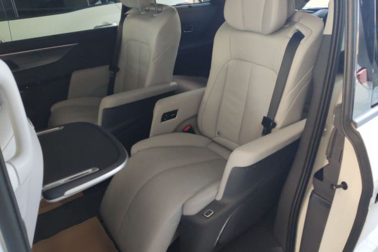 Used Buick GL8 2025 Lu Zun Deluxe Edition