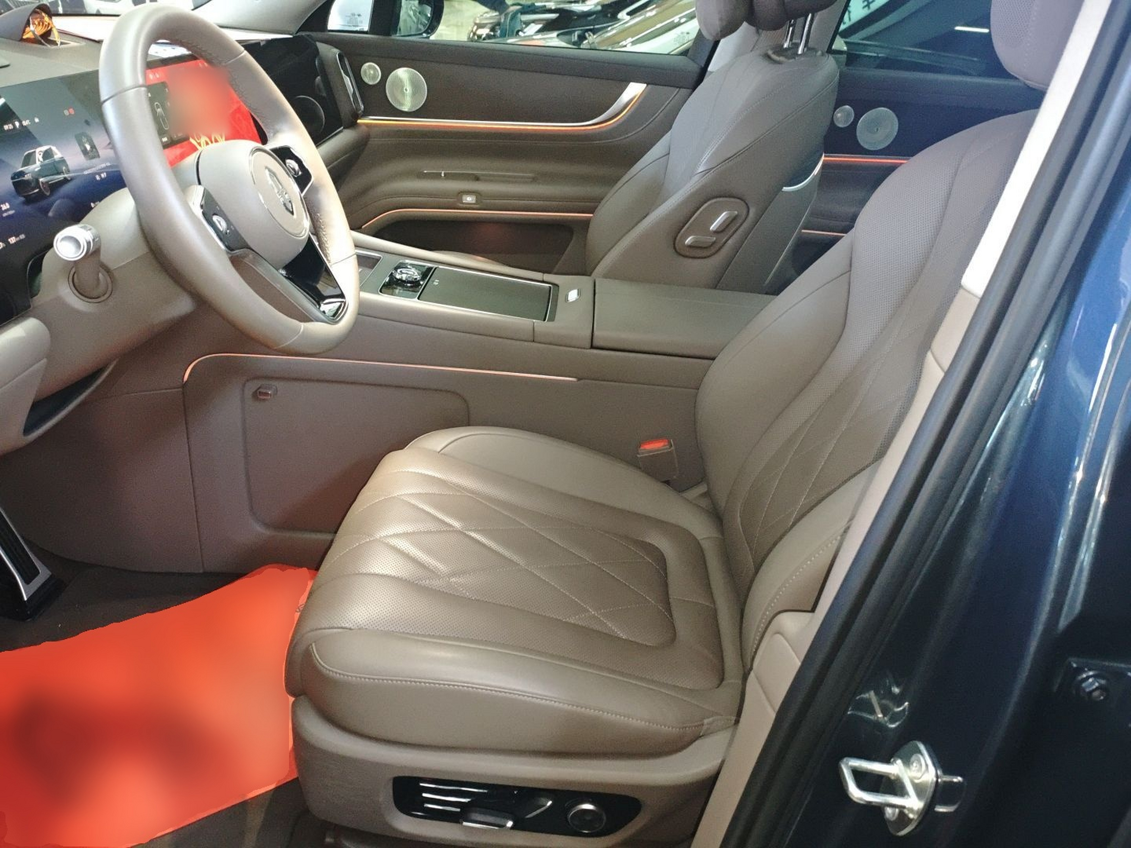 Переднее сиденье в автомобиле