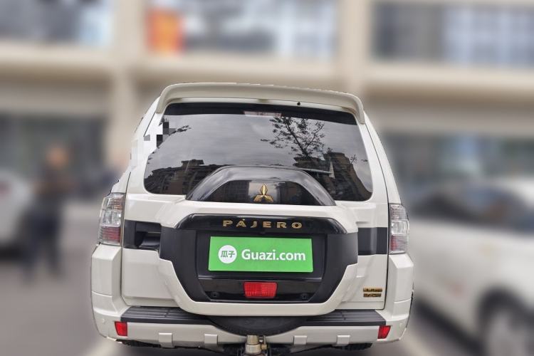 Used Mitsubishi Pajero 
