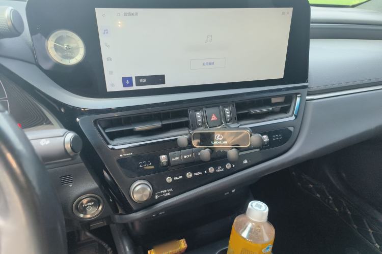 Used Lexus ES 2022 300h Excellence Edition Audio And AC Panel