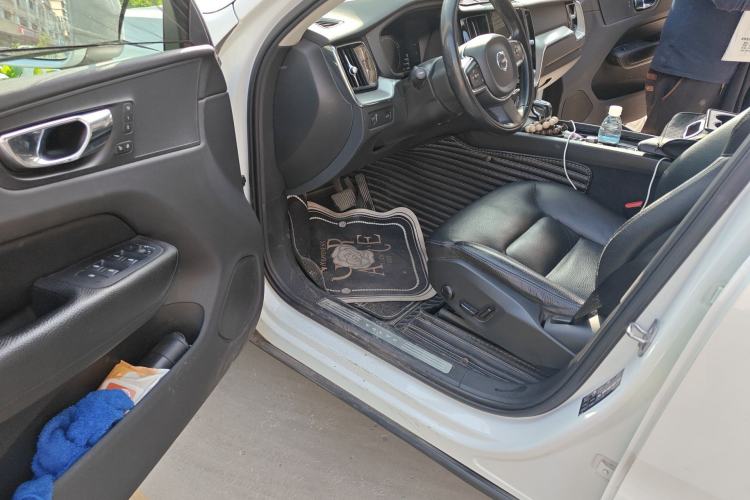 Used Volvo XC60 2019 T5 4x4 Smart Edition China V Standard