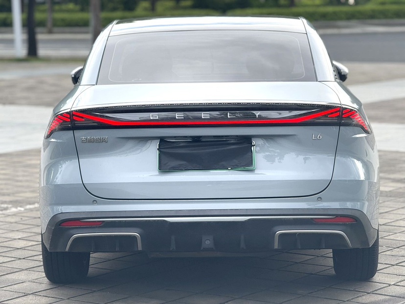 Geely Galaxy L6 2023 125km MAX — снимка 13