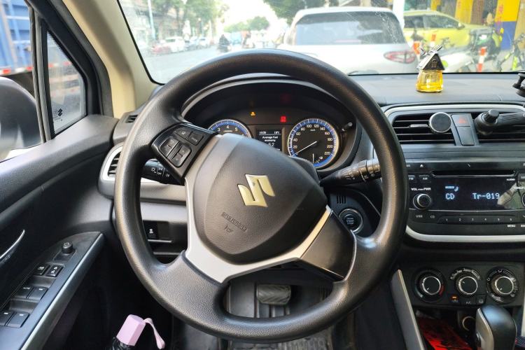 Used Suzuki S-Cross 2014 1.6L CVT Two-Wheel Drive Entry Model Steering Wheel