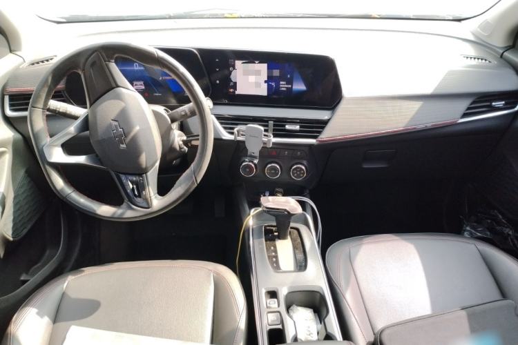 Used Chevrolet Trax 2022 Encore RS 1.5T CVT Cool Center Console