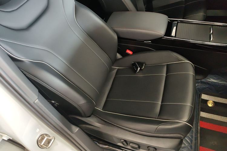 Used Volkswagen ID.4 X 2023 Pure Smart Edition Right Front Seat