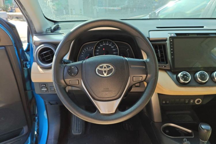 Used Toyota RAV4 2016 2.0L CVT Two-Wheel Drive Urban Edition China V Standard