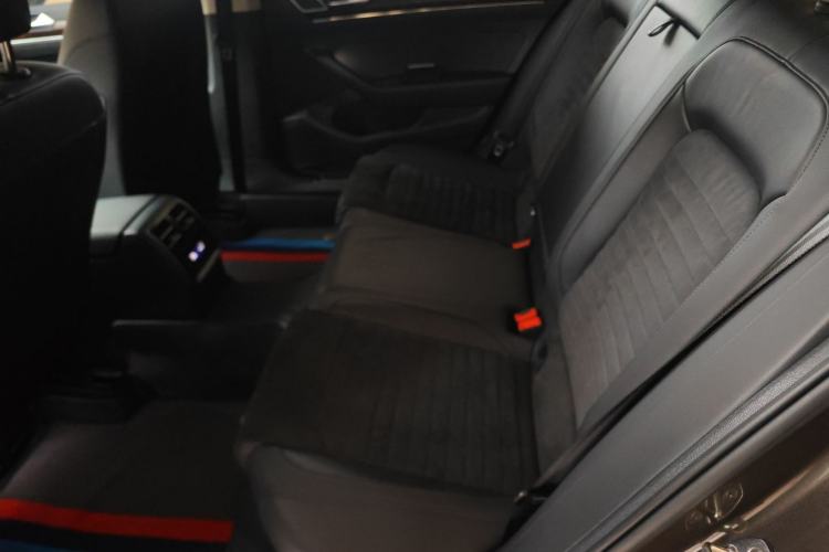 Used Volkswagen Magotan 2017 330TSI DSG Luxury Model
