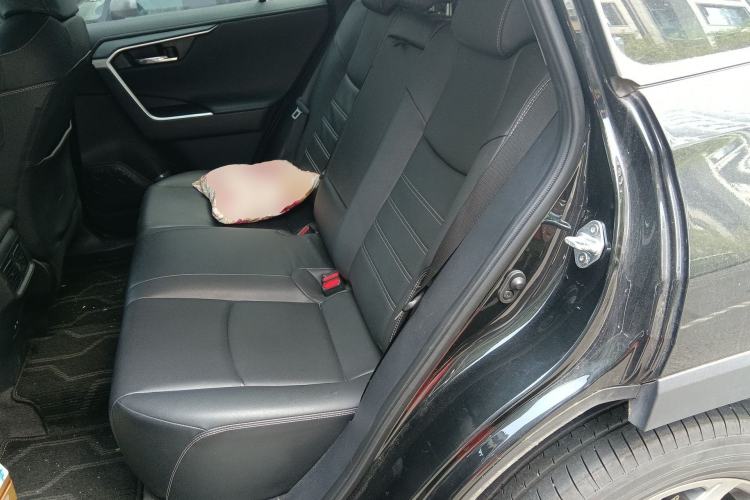 Used Toyota RAV4 2023 2.0L CVT Two-Wheel Drive Fashion Plus Edition Left Rear Seat