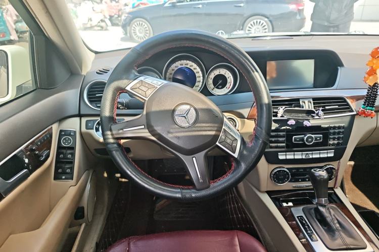 Used Mercedes-Benz C-Class 2011 C 260 CGI Fashion Model