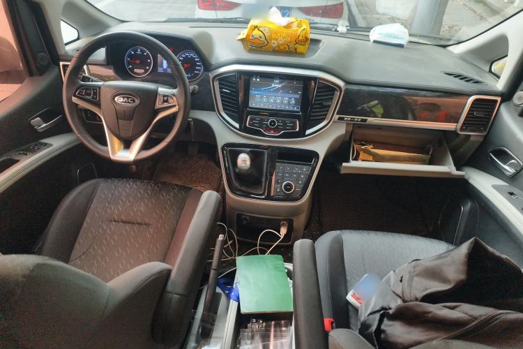 Used JAC Refine M4 2017 1.9T Diesel Manual Luxury Model Center Console