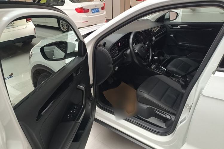 Used Volkswagen T-ROC 2021 280TSI DSG Two-Wheel Drive Comfort Connect Edition