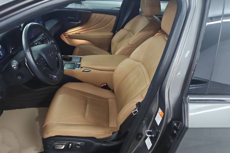 Used Lexus LS 2021 500h Excellence Edition
