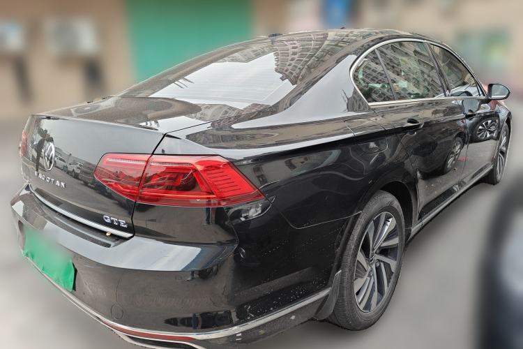 Used Volkswagen Magotan GTE Plug-in Hybrid 2020 GTE Luxury Model Rear Right 45 Deg