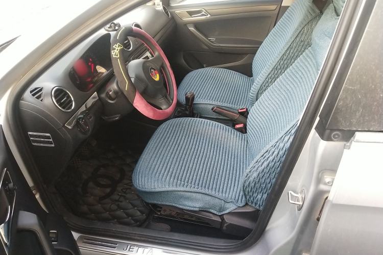 Used Volkswagen Jetta 2015 Value Edition 1.6L Manual Fashionable Style
