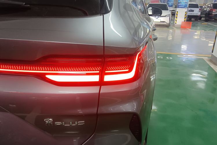 Used BYD Song PLUS New Energy 2023 Champion Edition EV 520KM Prestige Model
