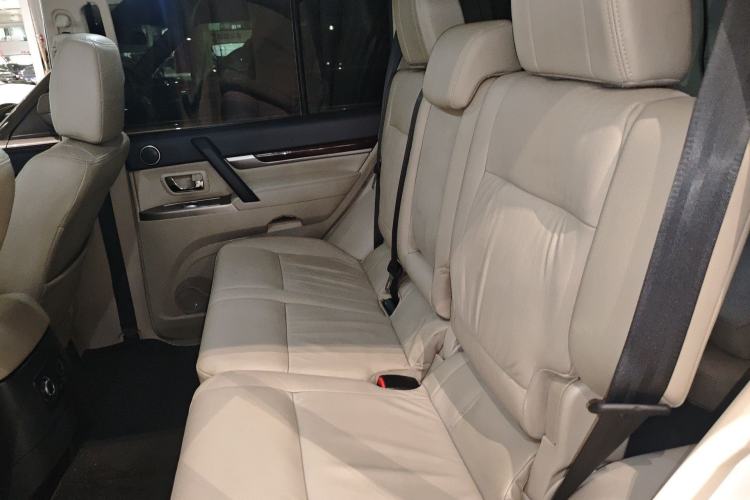 Used Mitsubishi Pajero 2018 V97 3.8L 5-Door GLS Sunroof – Middle East