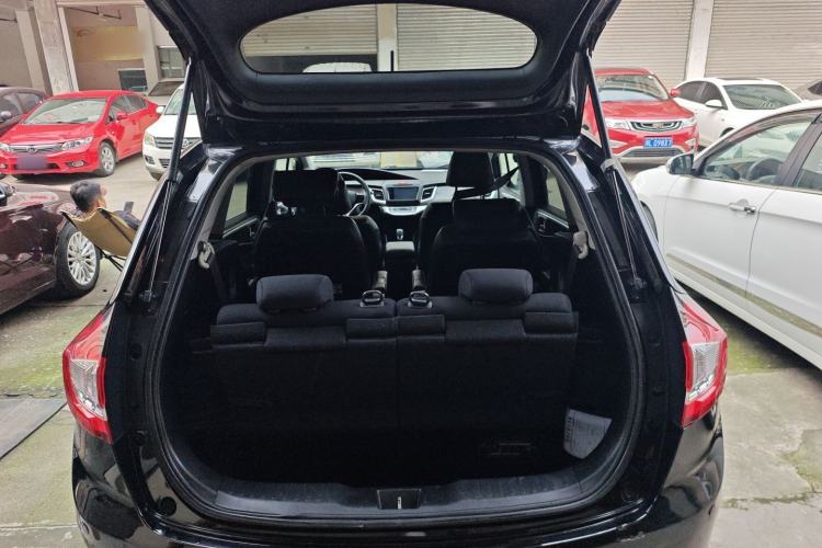 Used Honda Jade 2013 1.8L automatic Comfort version 6 seats
