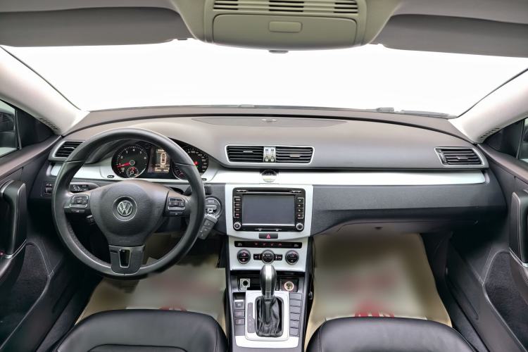 Used Volkswagen Magotan 2015 1.8TSI Advanced Model
