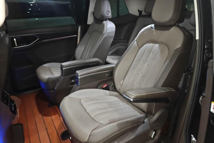 Used Volkswagen Viloran 2022 380TSI Luxury Edition Left Rear Seat