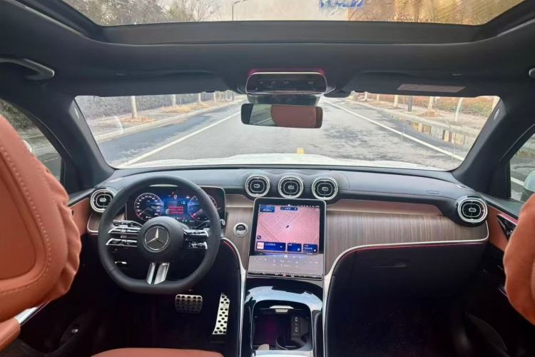 Used Mercedes-Benz GLC 2025 Refreshed GLC 300 L 4MATIC Dynamic Version 5 Seats Interior 4