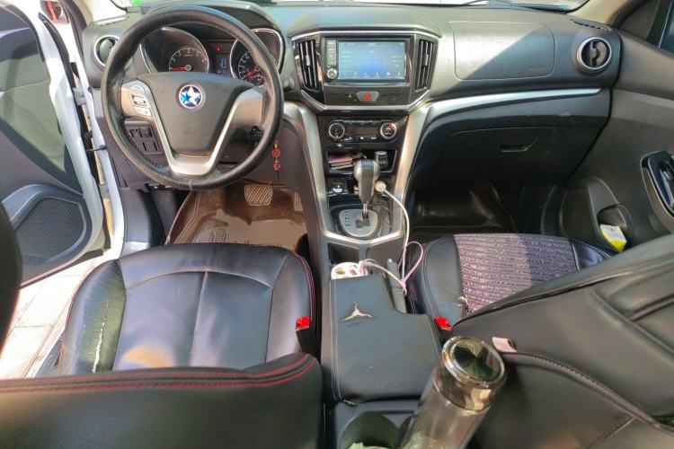 Used Venucia T70 2016 2.0L CVT Smart Edition