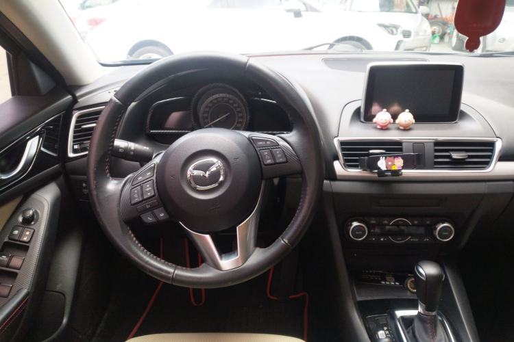 Used Mazda 3 Axela 2014 Sedan 2.0L Automatic Sport Model