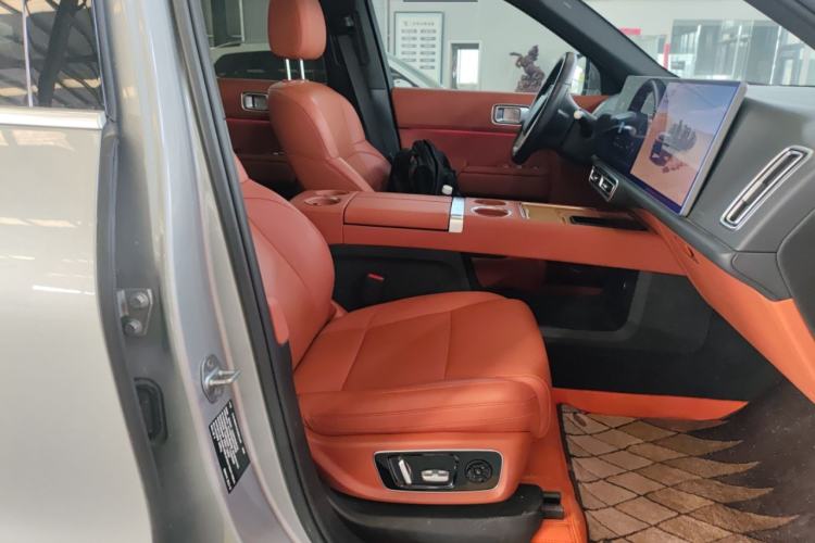 Used Li Auto L8 2023 Pro Model
