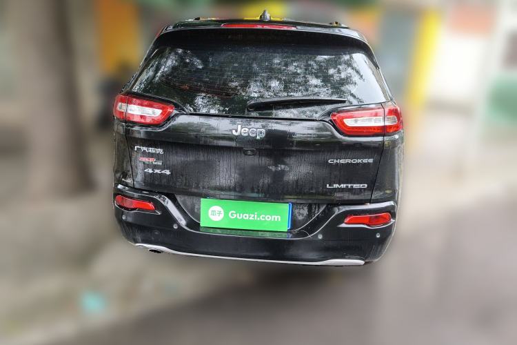 Used Jeep Cherokee 2020 2.0L Two-Wheel Drive Classic Sports Edition