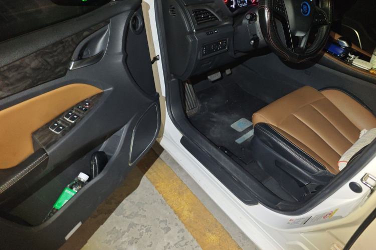 Used BYD Qin New Energy 2017 1.5T Luxury Model Driver Seat