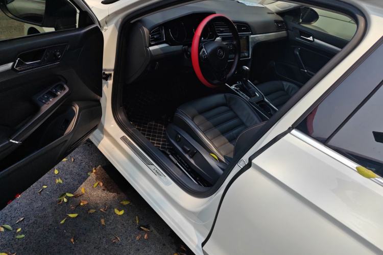 Used Volkswagen Lamando 2018 280TSI DSG Luxury Edition Driver Seat