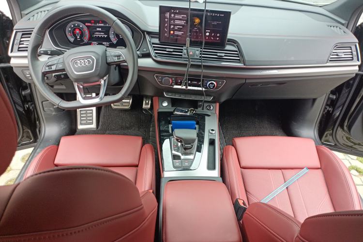 Used Audi Q5L 2025 quattro 45th Anniversary Edition 40 TFSI Luxury Dynamic Model Center Console