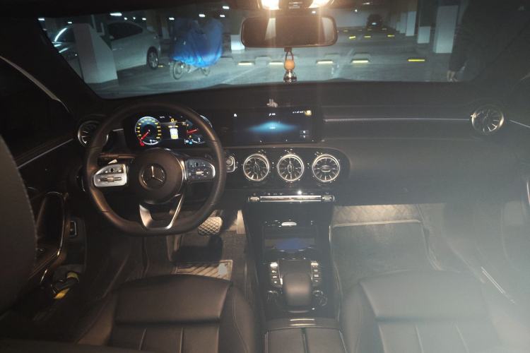 Used Mercedes-Benz A-Class 2022 Restyled A 200 L Sport Sedan Fashion Version
