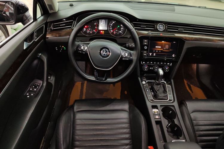 Used Volkswagen Magotan 2019 330TSI DSG Luxury Model China V Standard
